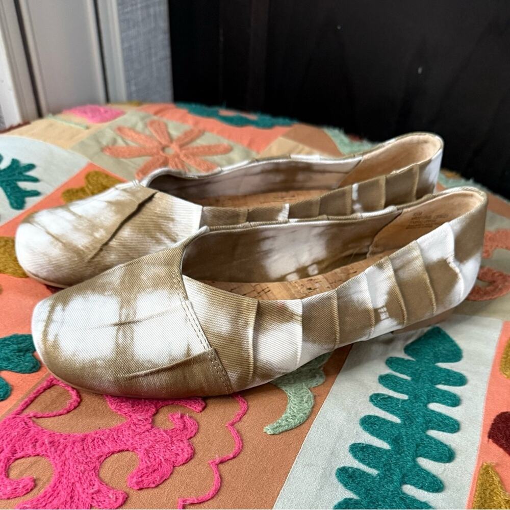 NWOT Korks Palmer ballet rouched Women's green and Cream Flats comfort size 8.5